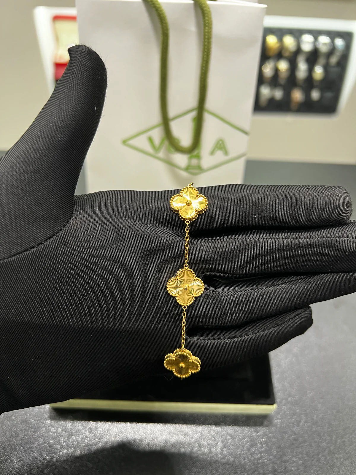 van cleef & arpels Yellow gold  Bracelet 5 Motif