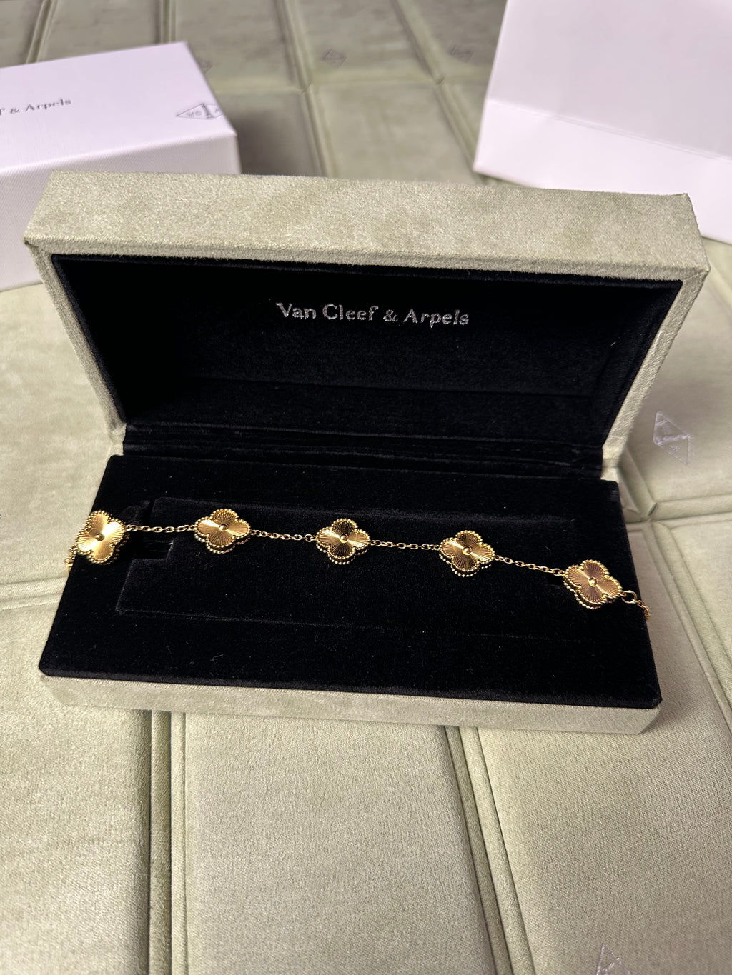 van cleef & arpels Yellow gold  Bracelet 5 Motif