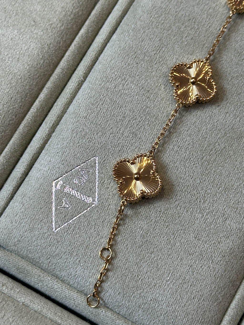 van cleef & arpels Yellow gold  Bracelet 5 Motif