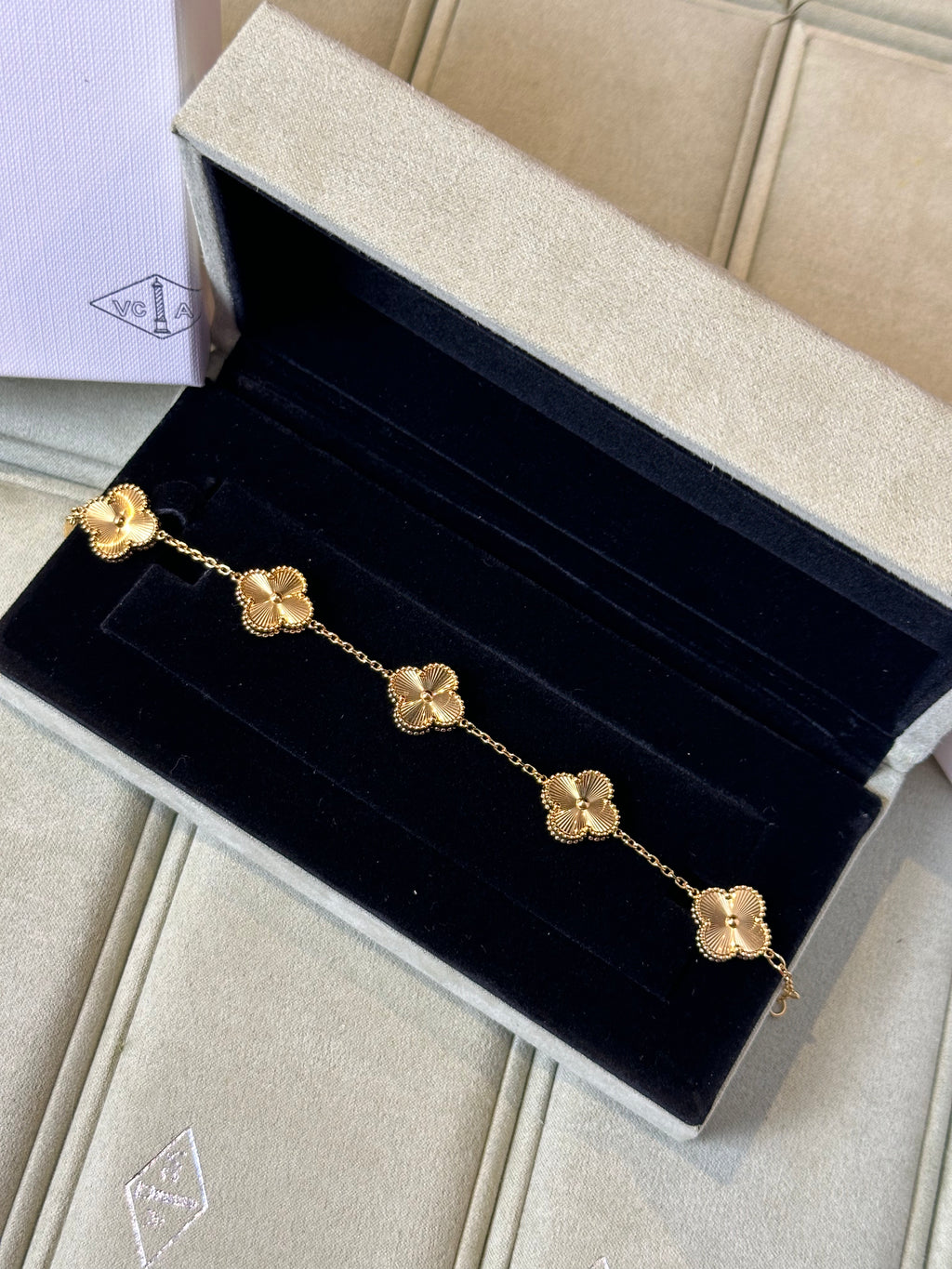 van cleef & arpels Yellow gold  Bracelet 5 Motif
