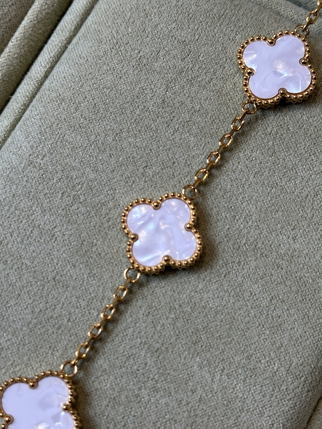 van cleef & arpels  yellow gold, white mother-of-pearl Bracelet 5 Motif