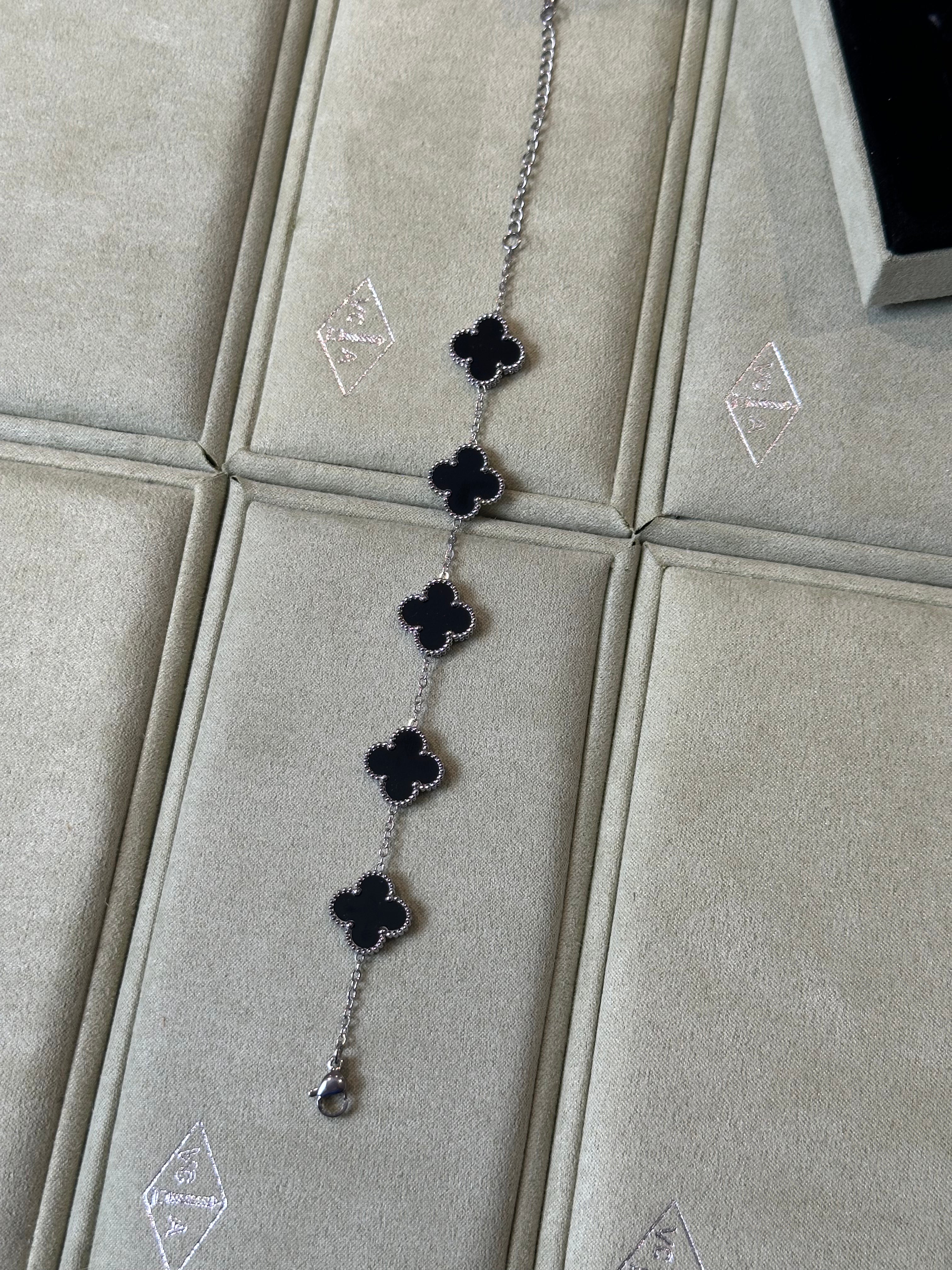 van cleef & arpels 18K  Black & silver Bracelet 5 Motif