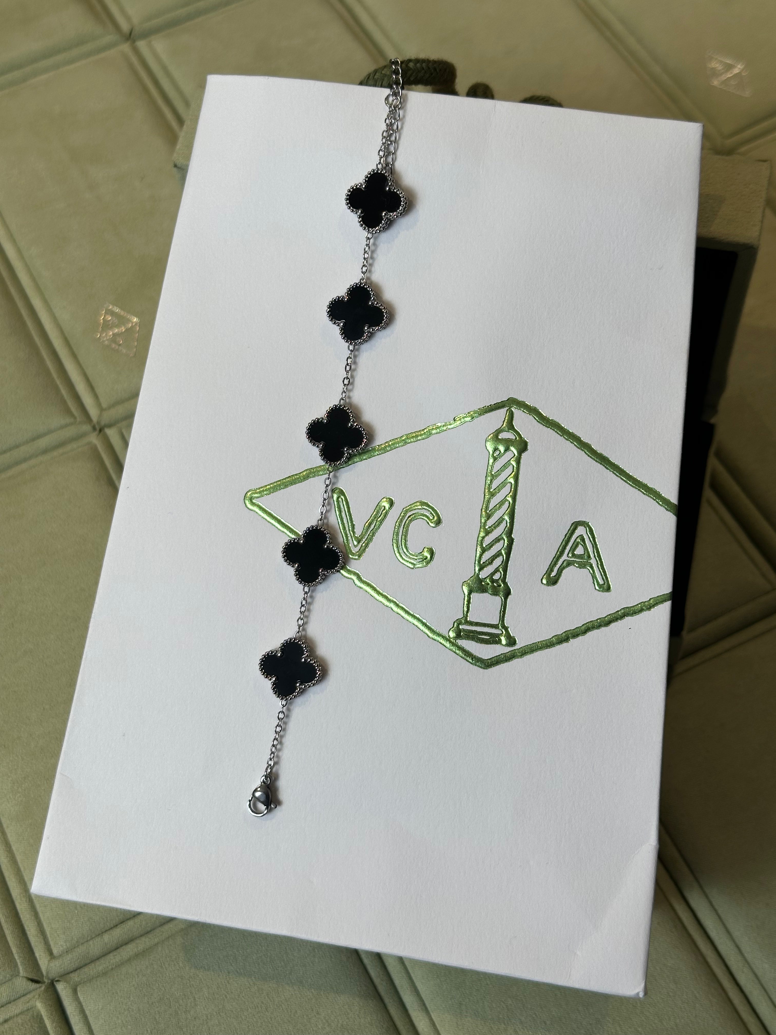 van cleef & arpels 18K  Black & silver Bracelet 5 Motif