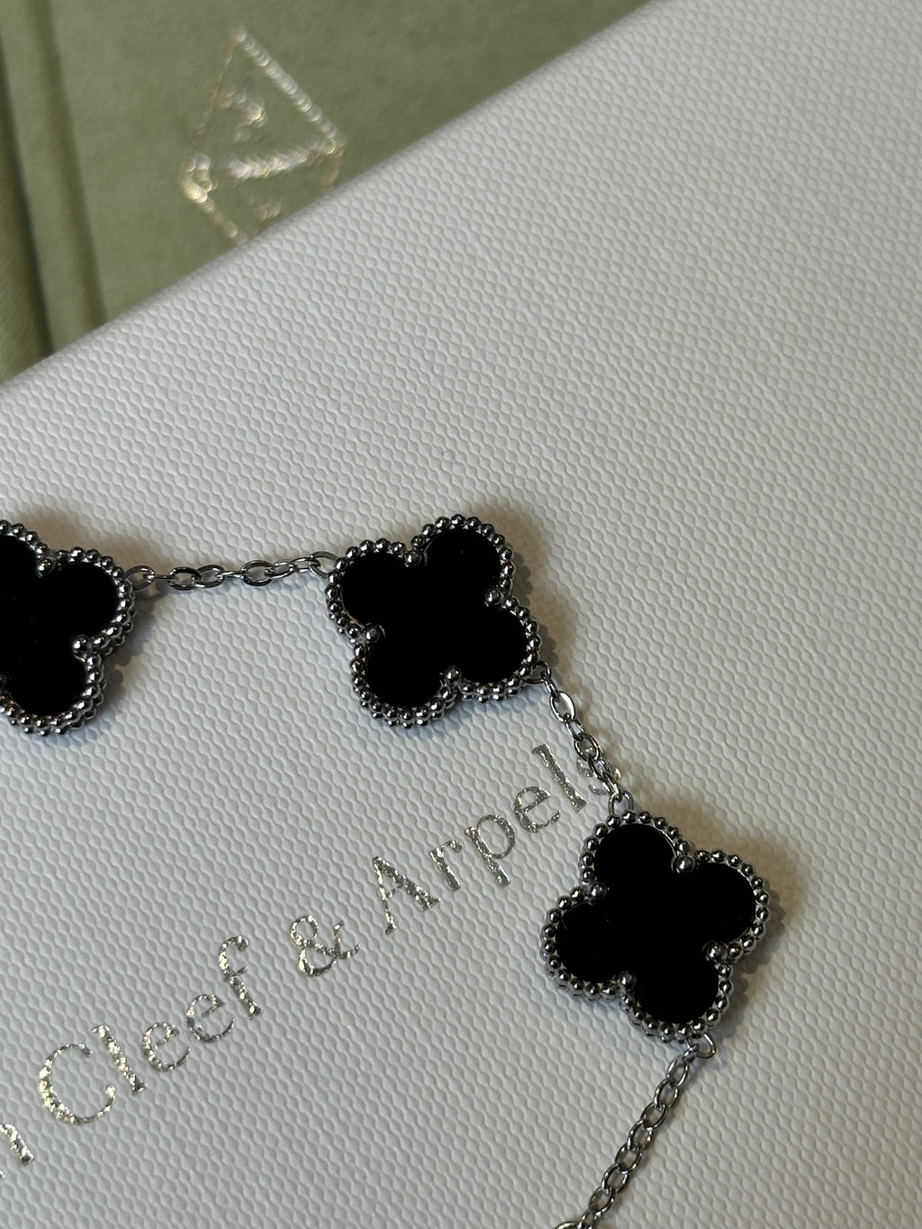 van cleef & arpels 18K  Black & silver Bracelet 5 Motif